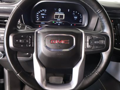 Used 2024 GMC Yukon XL SLT w/ SLT Luxury Package