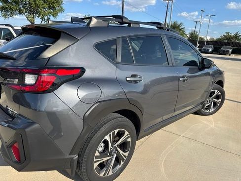 Used 2024 Subaru Crosstrek 2.0i Premium AWD/4WD image 3