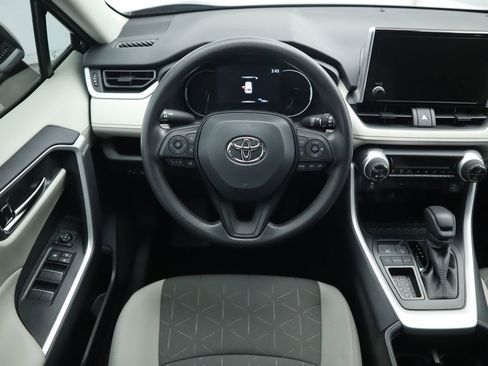 Used 2025 Toyota RAV4 XLE image 10