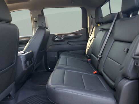 Used 2024 Chevrolet Silverado 1500 LT Trail Boss w/ Convenience Package II image 10