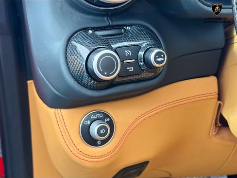 Used 2019 Ferrari Portofino RWD image 10