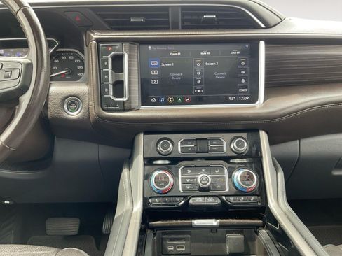 Used 2021 GMC Yukon XL Denali w/ Denali Ultimate Package AWD/4WD image 11