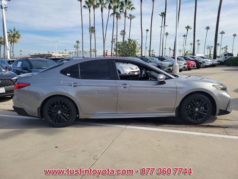 Certified 2025 Toyota Camry SE image 3