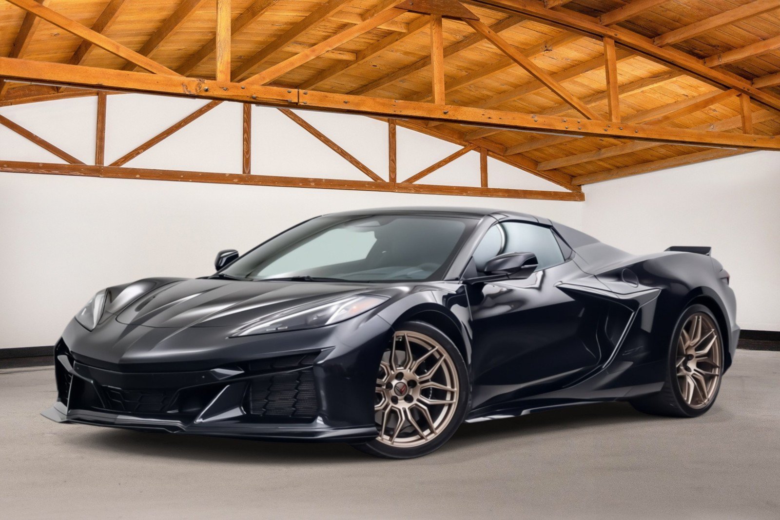 Used 2024 Chevrolet Corvette Z06 RWD image 3