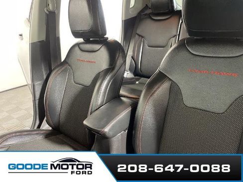 Used 2020 Jeep Compass Trailhawk image 18