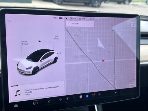 Used 2018 Tesla Model 3 Long Range image 39