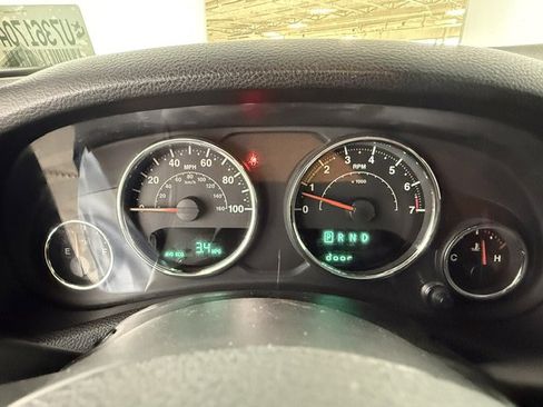 Used 2015 Jeep Wrangler Unlimited Sport w/ Max Tow Package AWD/4WD image 13
