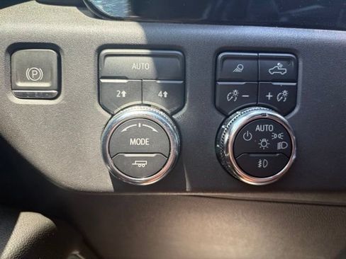 Used 2023 GMC Sierra 1500 Elevation w/ Elevation Premium Package AWD/4WD image 4