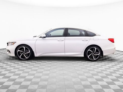 Used 2018 Honda Accord Sport image 2