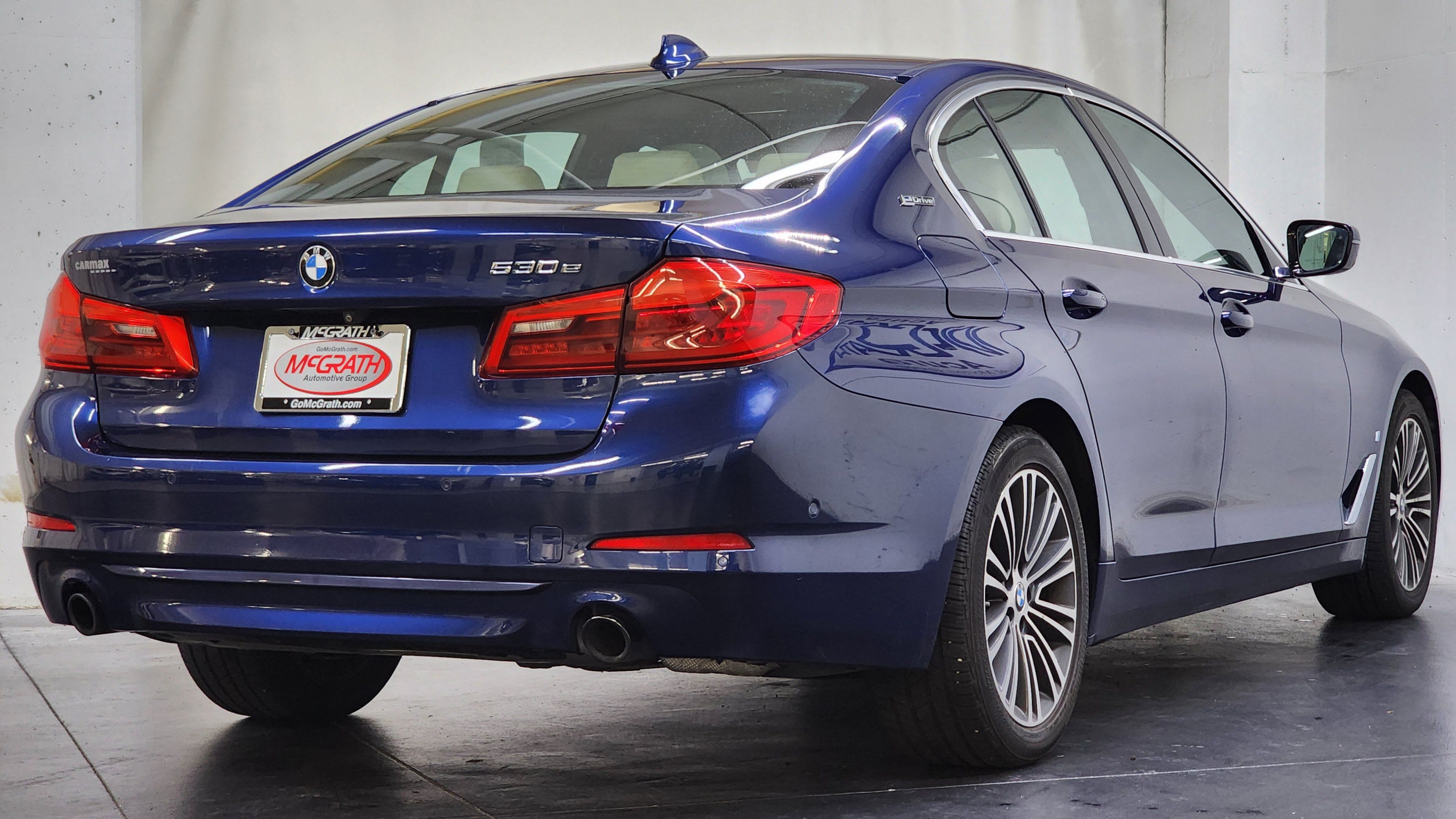 Used 2019 BMW 530e xDrive w/ Premium Package AWD/4WD image 6