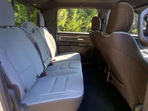 Used 2021 RAM 1500 Big Horn AWD/4WD image 32