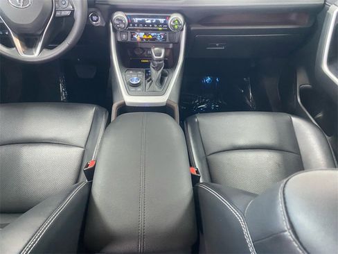 Used 2024 Toyota RAV4 Limited image 11