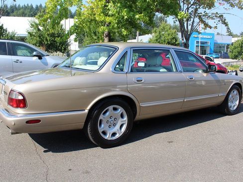 Used 2001 Jaguar XJ RWD image 5