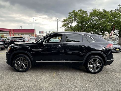 Used 2024 Volkswagen Atlas Cross Sport SEL R-Line AWD/4WD image 6