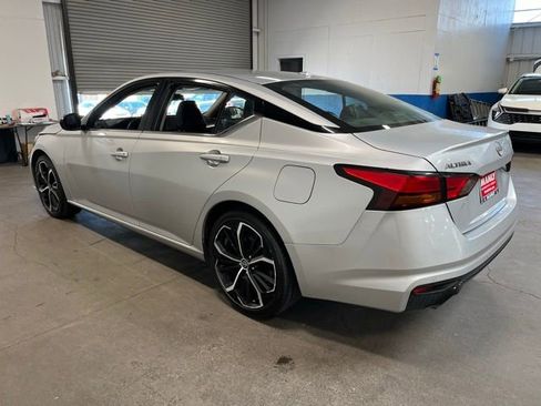Used 2023 Nissan Altima 2.5 SR FWD image 5