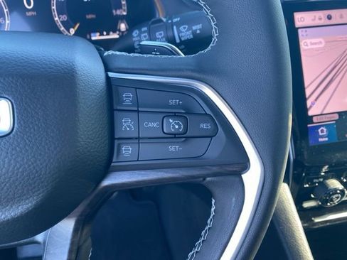 New 2025 Jeep Grand Cherokee Limited image 18