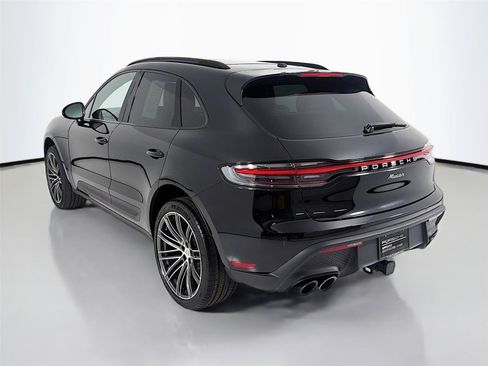 Used 2026 Porsche Macan AWD/4WD image 3