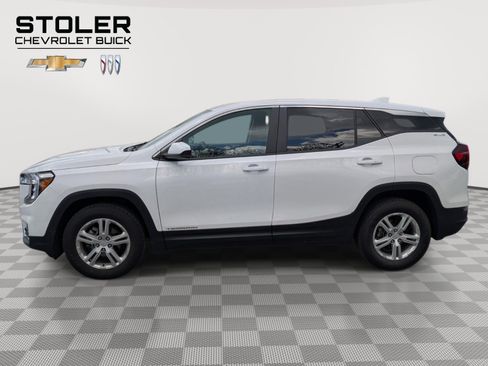 Used 2024 GMC Terrain SLE FWD image 2