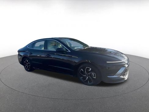 Used 2025 Hyundai Sonata SEL FWD image 2