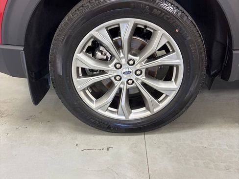 Used 2022 Ford Explorer XLT w/ Equipment Group 202A AWD/4WD image 35