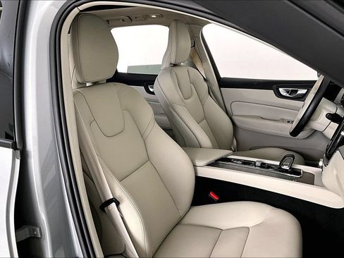 Used 2024 Volvo XC60 B5 Plus w/ Protection Package Premier AWD/4WD image 8