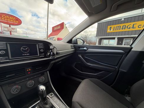 Used 2021 Volkswagen Jetta S image 21