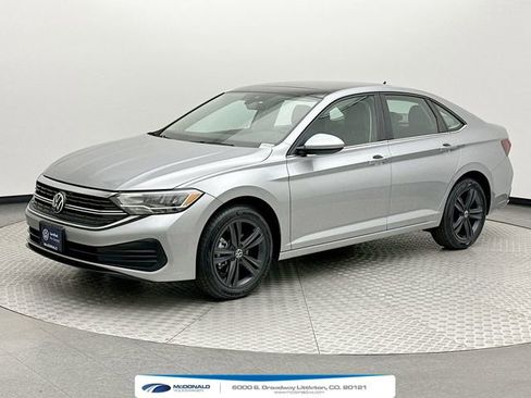Certified 2023 Volkswagen Jetta SE FWD image 1