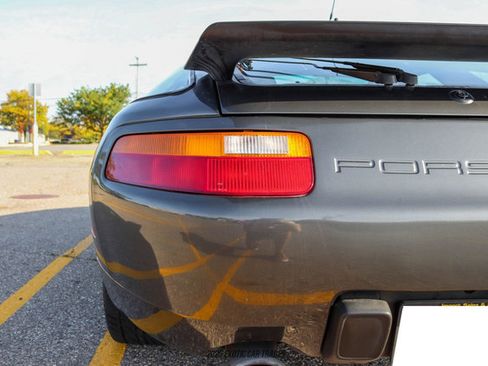 Used 1989 Porsche 928 S4 image 85