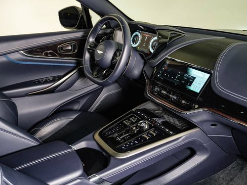 Used 2025 Aston Martin DBX 707 AWD/4WD image 16