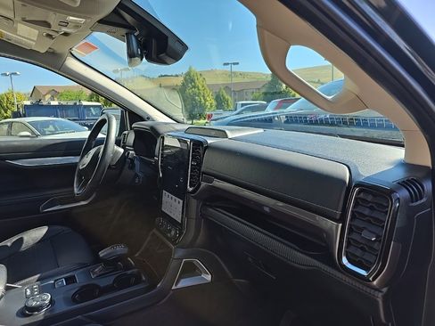 Used 2024 Ford Ranger Lariat w/ FX4 Off-Road Package image 7