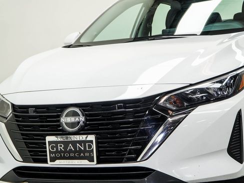 Used 2024 Nissan Sentra SV image 2