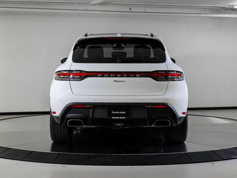 Certified 2023 Porsche Macan image 6