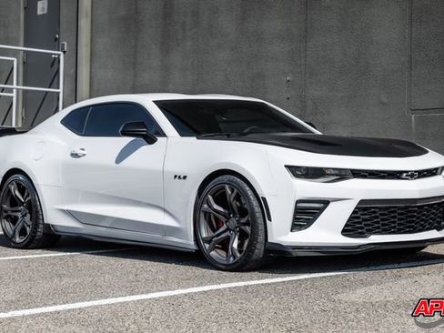 Used 2018 Chevrolet Camaro SS image 5