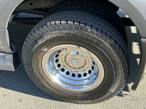 Used 2022 Mercedes-Benz Sprinter 3500 image 32