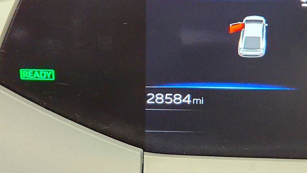 Used 2024 Toyota Prius Prime FWD image 15