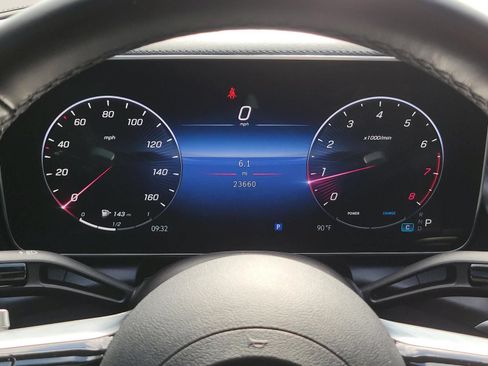 Used 2024 Mercedes-Benz GLC 300 4MATIC image 33