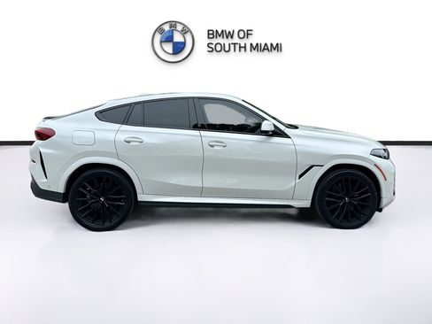 Used 2025 BMW X6 xDrive40i w/ Executive Package image 8
