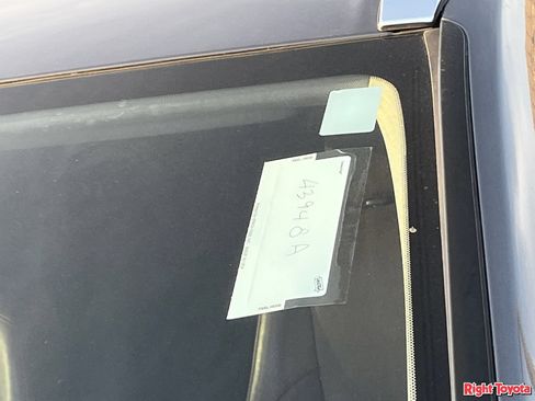 Certified 2018 Toyota Highlander Limited FWD image 11