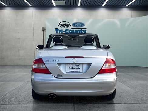 Used 2006 Mercedes-Benz CLK 350 Cabriolet image 8