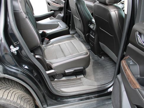 Used 2023 GMC Acadia Denali w/ Denali Ultimate Package AWD/4WD image 39