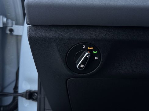 New 2026 Volkswagen Jetta SE image 18