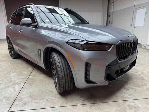 New 2026 BMW X5 xDrive40i w/ M Sport Package AWD/4WD image 7