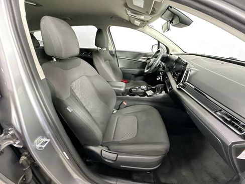 Used 2023 Kia Sportage LX AWD/4WD image 25