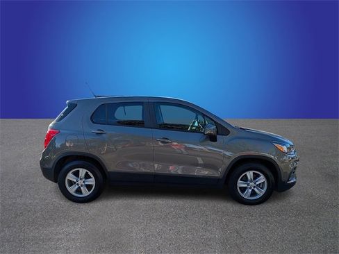 Used 2021 Chevrolet Trax LS w/ Tint and Cruise Package image 6