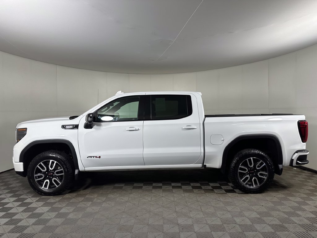 Used 2024 GMC Sierra 1500 AT4 w/ Technology Package AWD/4WD image 2