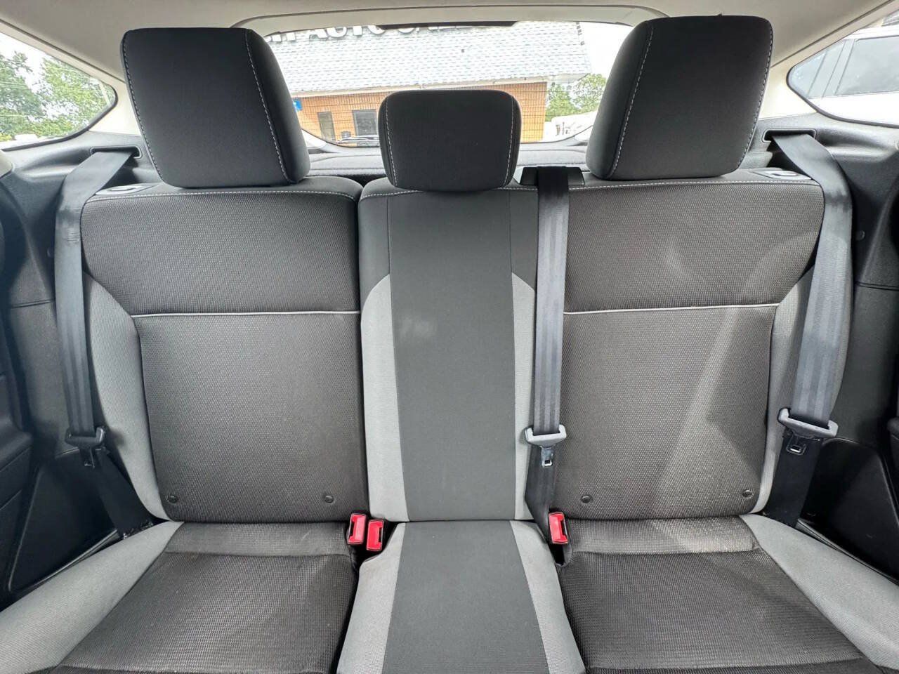 Used 2012 Ford Focus SE FWD image 27
