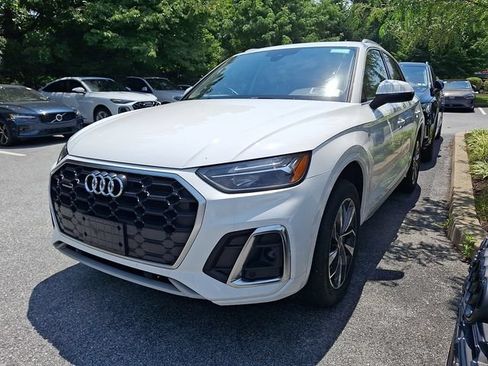 Used 2023 Audi Q5 2.0T Premium w/ Convenience Package AWD/4WD image 3