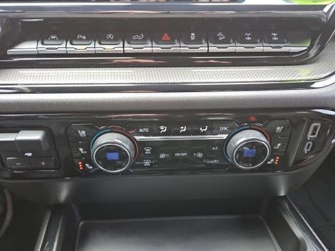 Used 2023 Chevrolet Silverado 1500 ZR2 w/ Technology Package image 21