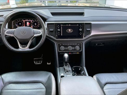 Used 2022 Volkswagen Atlas SEL Premium image 16