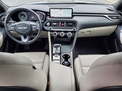 Used 2022 Genesis G70 2.0T image 7